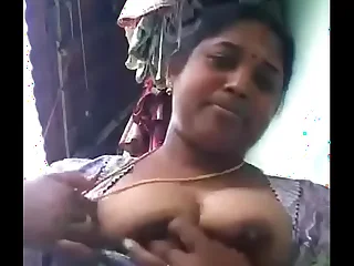 vid 20180623 pv0001 vikravandi it tamil 37 yrs old married hot and sexy housewife aunty mrs eswari showing her boobs sex porn videotape 1