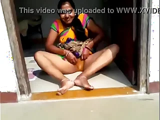 desi regional bhabhi showing her pussy bf hindi clear